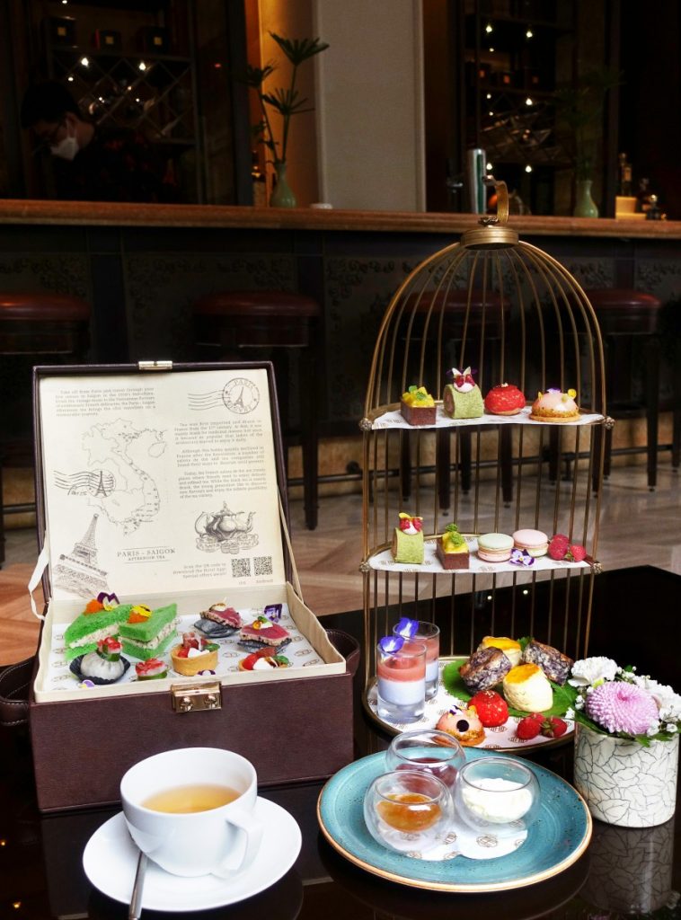 Cafe des Beaux Arts afternoon tea set Cafe des Beaux Arts afternoon tea set